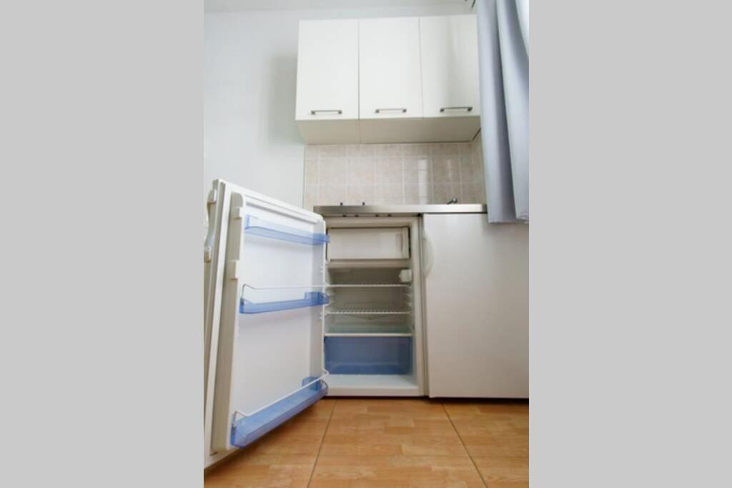 Lovely Studio Apartment For 2 Free Private Parking Makarska Exterior foto