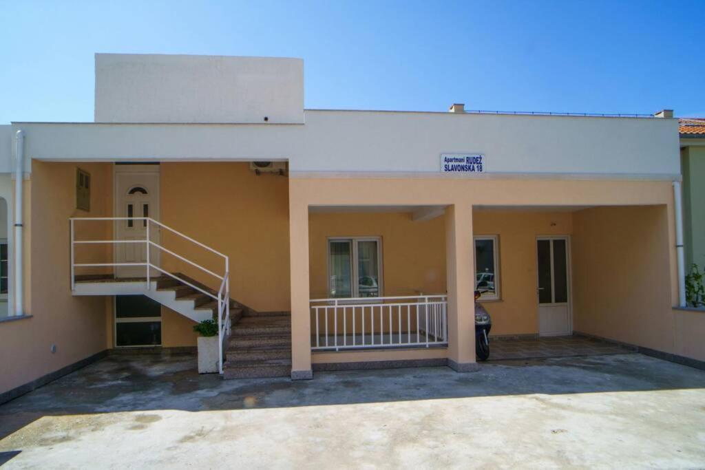 Lovely Studio Apartment For 2 Free Private Parking Makarska Exterior foto