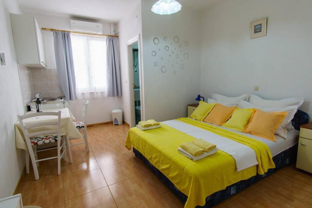 Lovely Studio Apartment For 2 Free Private Parking Makarska Exterior foto